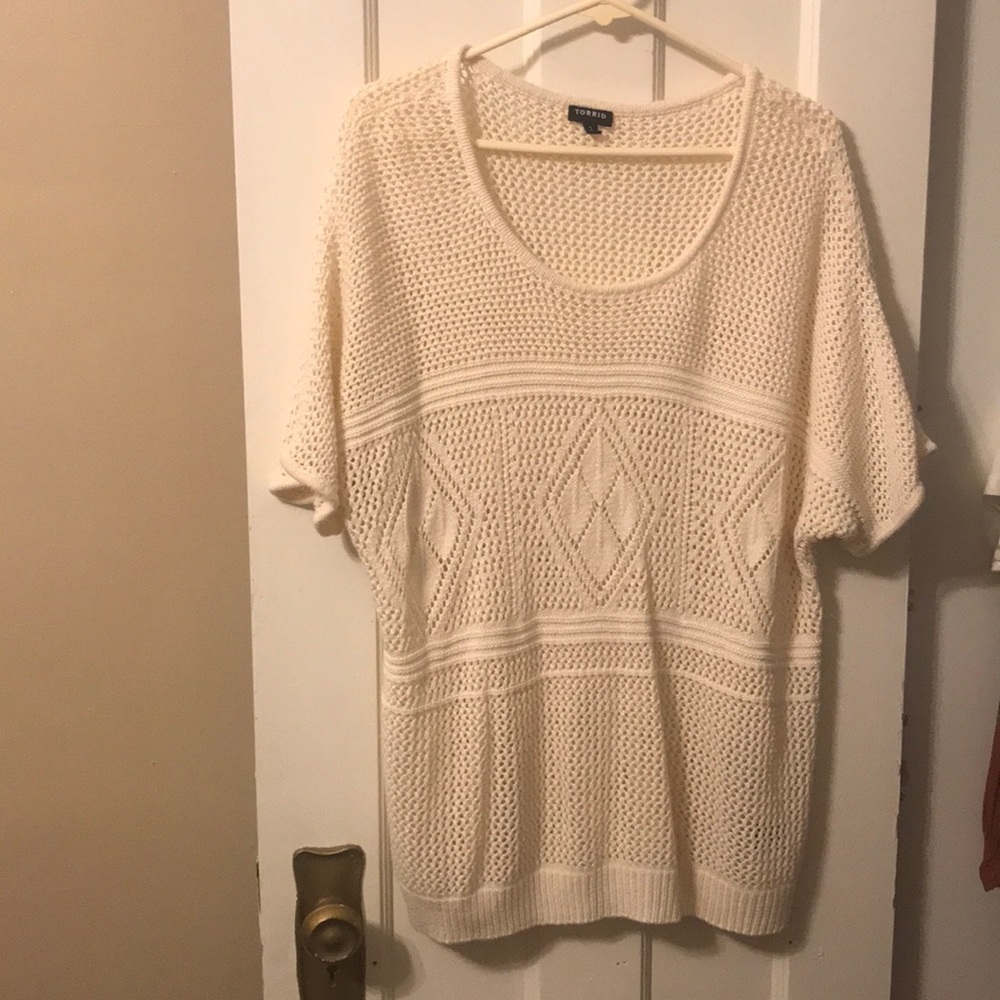 Off-white, short-sleeved sweater